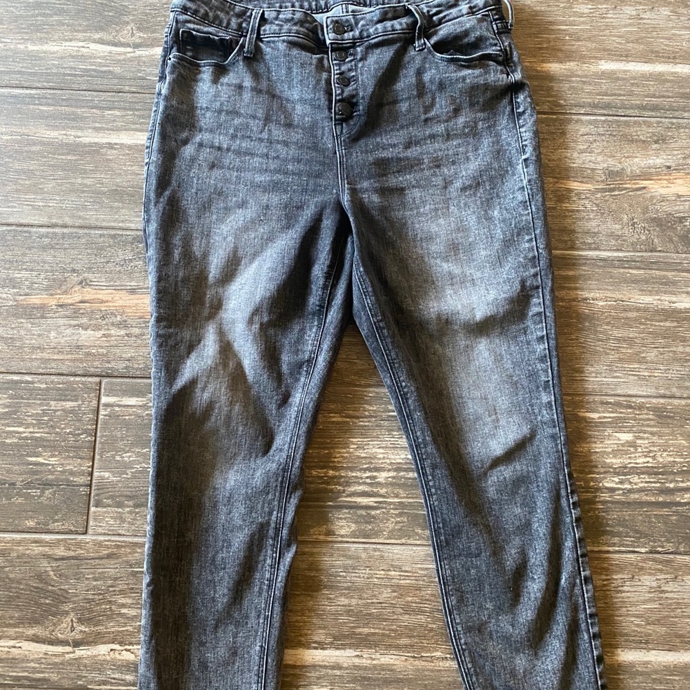 Black skinny jeans